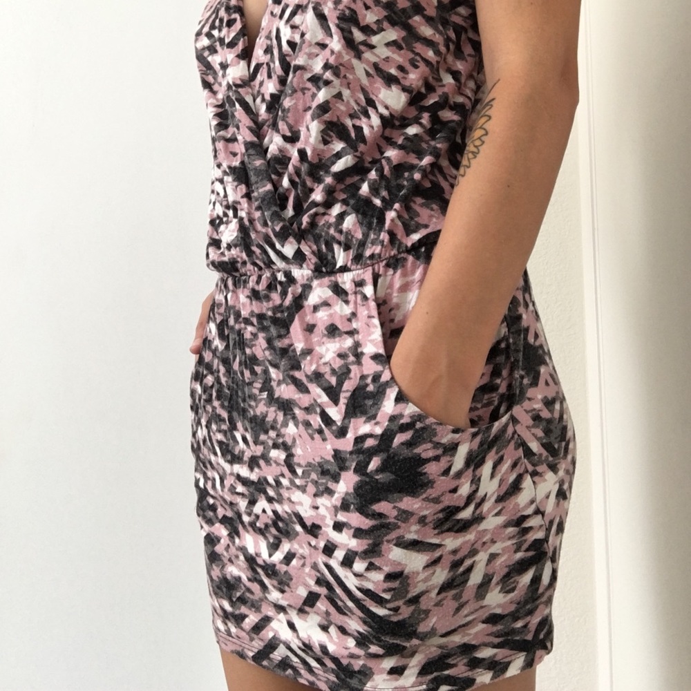 👗 Pocketed Dress | 2 styles | Plunge Neckline | Women’s Medium